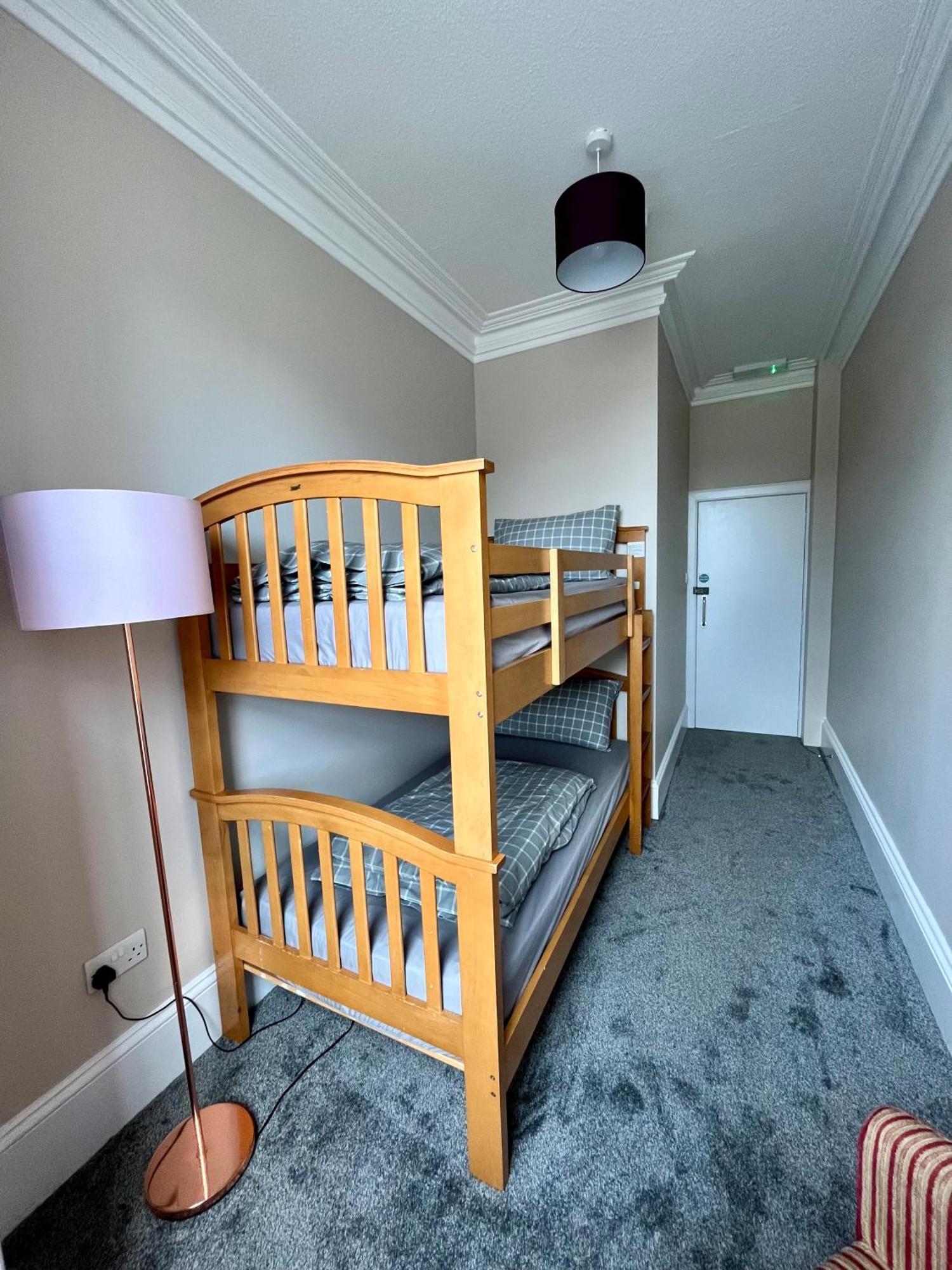 Great Glen Hostel Spean Bridge Buitenkant foto